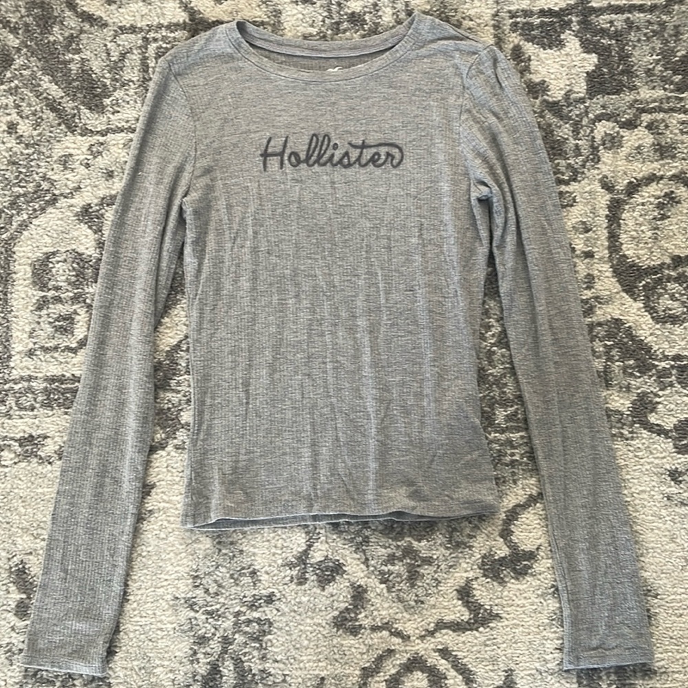 Size S long sleeve Hollister shirt